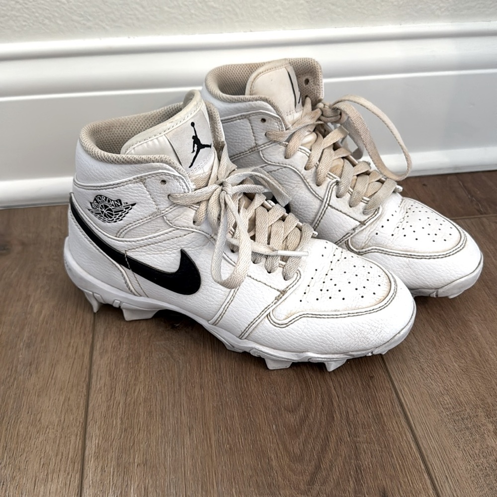 Jordan 1 mid cleat